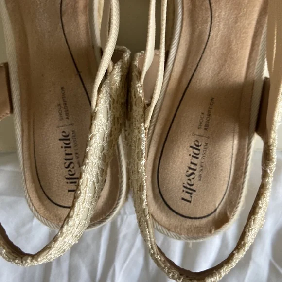 Life Stride Women’s Espadrilles Size 9.5 EUC Beige - Picture 5 of 8